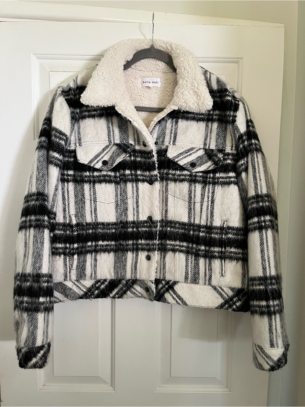 Black and White Plaid Cropped Sherpa Jacket - Large